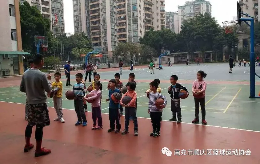如何为残疾人士提供适合的篮球辅导_1